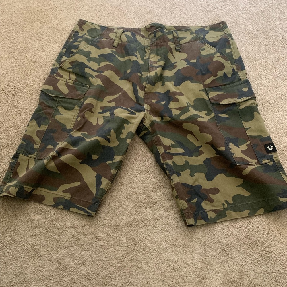 BUNDLED-True Religion and Decibel Camouflage Jeans and shorts - Picture 10 of 16